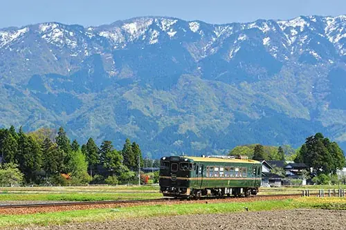 【抽選で冬の富山旅が当たる！】『メルマガに登録して応募しよう！秘境の宿「大牧温泉」と観光列車「ベル・モンターニュ・エ・メール」、冬の五箇山を楽しむ富山の旅 プレゼントキャンペーン』 実施中！ 画像 4
