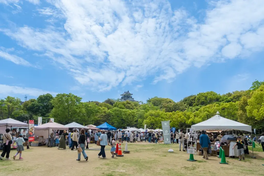 【10月18日・浜松】71店舗が集う地域イベント「湖のマルシェ」vol.13を浜松城公園にて開催。新企画「巨大ガチャ」や、ものづくり体験・フォトスタジオも――LIFEFUNDが運営 画像 1
