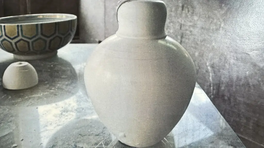 有田焼の茶壷に納めた香水「SATORI」、10月7日に伊勢丹新宿店で発売 | 「香りを、しつらえる」 画像 4