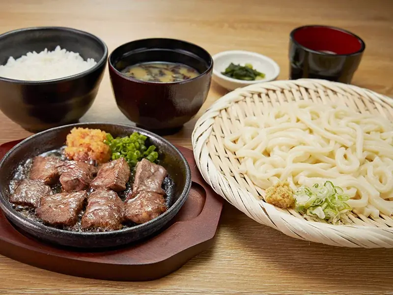 米価格高騰で一時休止していた「ご飯大盛り無料」を再開！てんぐ大ホール・湊や磯吉食堂で実施 画像 4