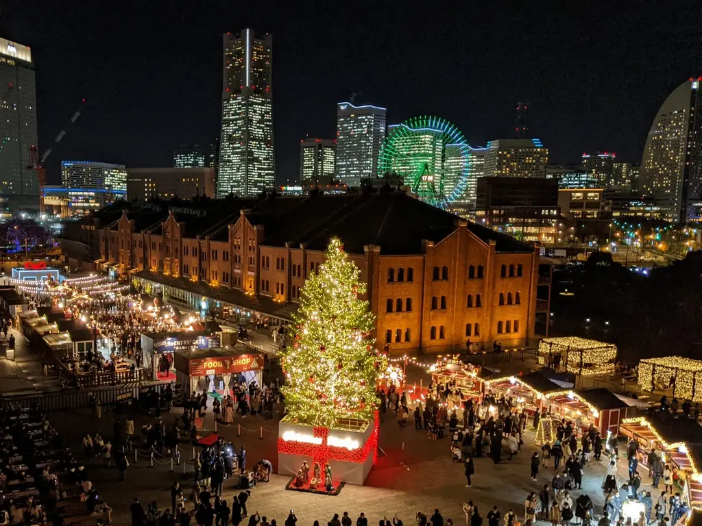 【ザ・カハラ・ホテル＆リゾート 横浜】フェスティブシーズンの横浜の華やぎを巡る旅へ「『Christmas Market in 横浜赤レンガ倉庫』優先入場ペアチケット（プレミアムマグカップ付）ステイ」 画像 2