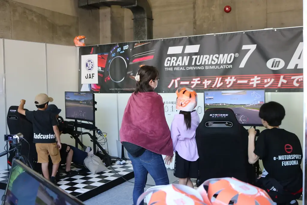 SUPER GT第7戦オートポリスにJAFブース出展、Eモータースポーツ体験も