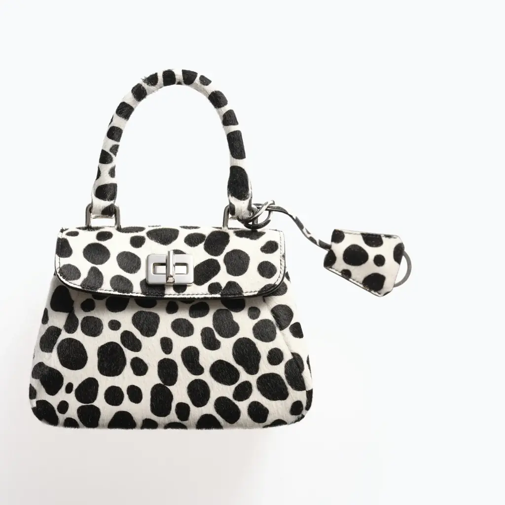 【阪急うめだ本店】先行販売アイテムが登場！「PRADA」ESSENCE POP UP STOREを10月7(水)より開催 画像 2
