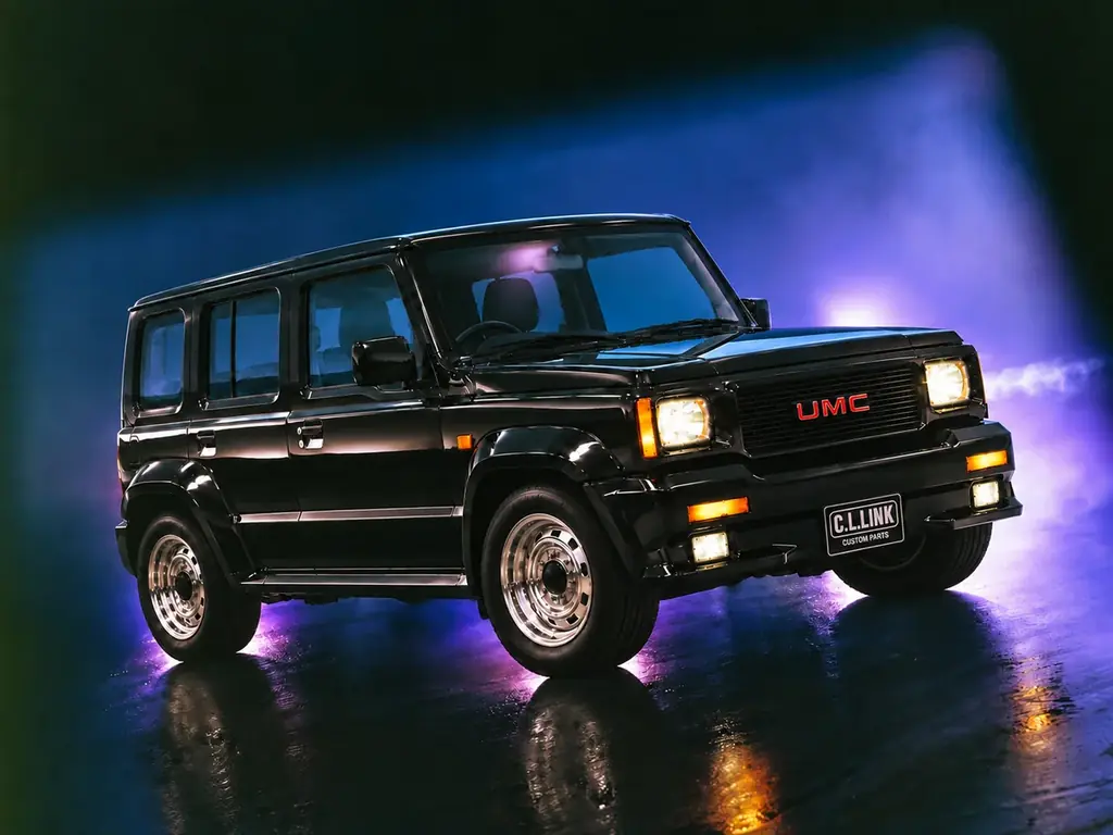 ジムニーノマドを「角目×ローダウン」に。石川 涼×C.L.LINKが「90sアメリカンSUV仕様」を発表 画像 1