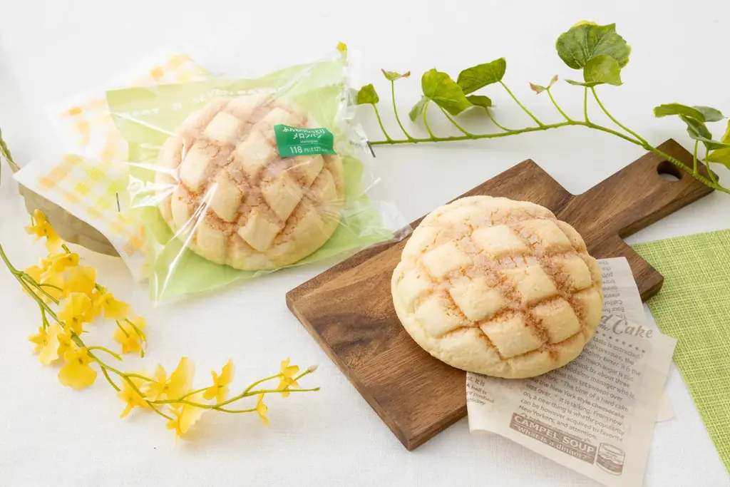 セブン‐イレブン定番のメロンパンをリニューアル！現行品より生地量10％増量の「ふんわりしっとりメロンパン」を10月13日（火）より順次発売 画像 1