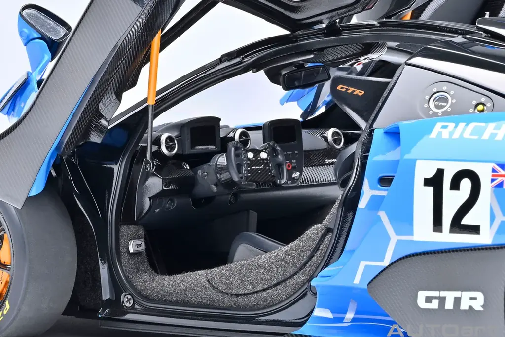 伝説のF1ドライバー「アイルトン・セナ」の名を冠したサーキット専用車『マクラーレン セナ GTR』をAUTOart が1/18スケールでモデル化！ 画像 6