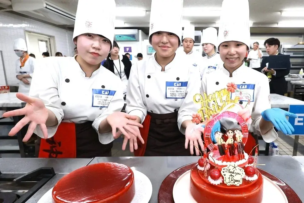 第19回スイーツ甲子園高校生パティシエNo.1決定戦開催神村学園高等部のチーム「Ailes Bonheur(エール・ボヌール)」がタリーズ賞 画像 10