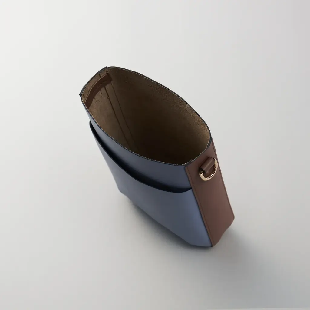 スマホをつい見てしまう方、スマホ画面は「隠して」持ち歩きたい方におすすめのバッグ当たる！WHAT CRAFTインスタフォローで当選確率UPキャンペーン開催 画像 3