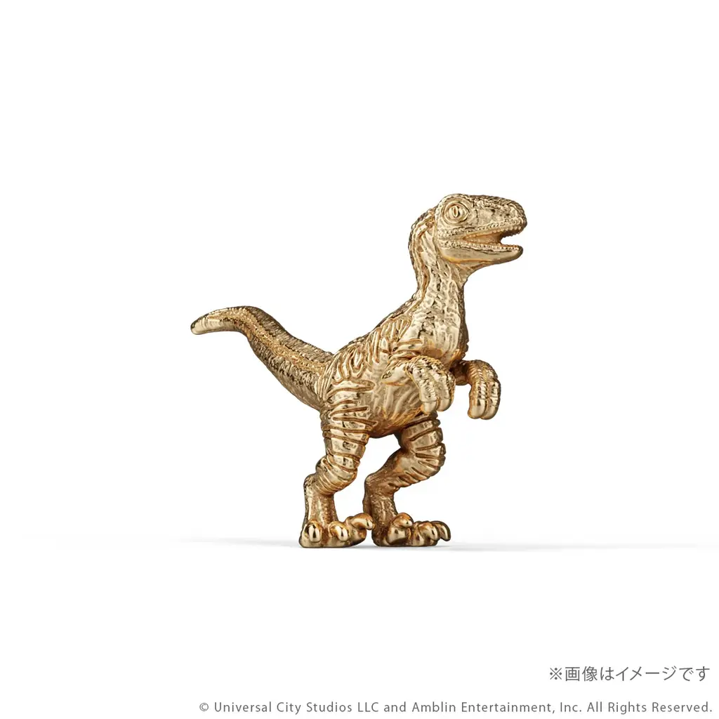 『ジュラシック・ワールド』愛され恐竜「ベビーブルー」が18金で登場！約17mmに、かわいらしさと生命力が輝く 画像 4