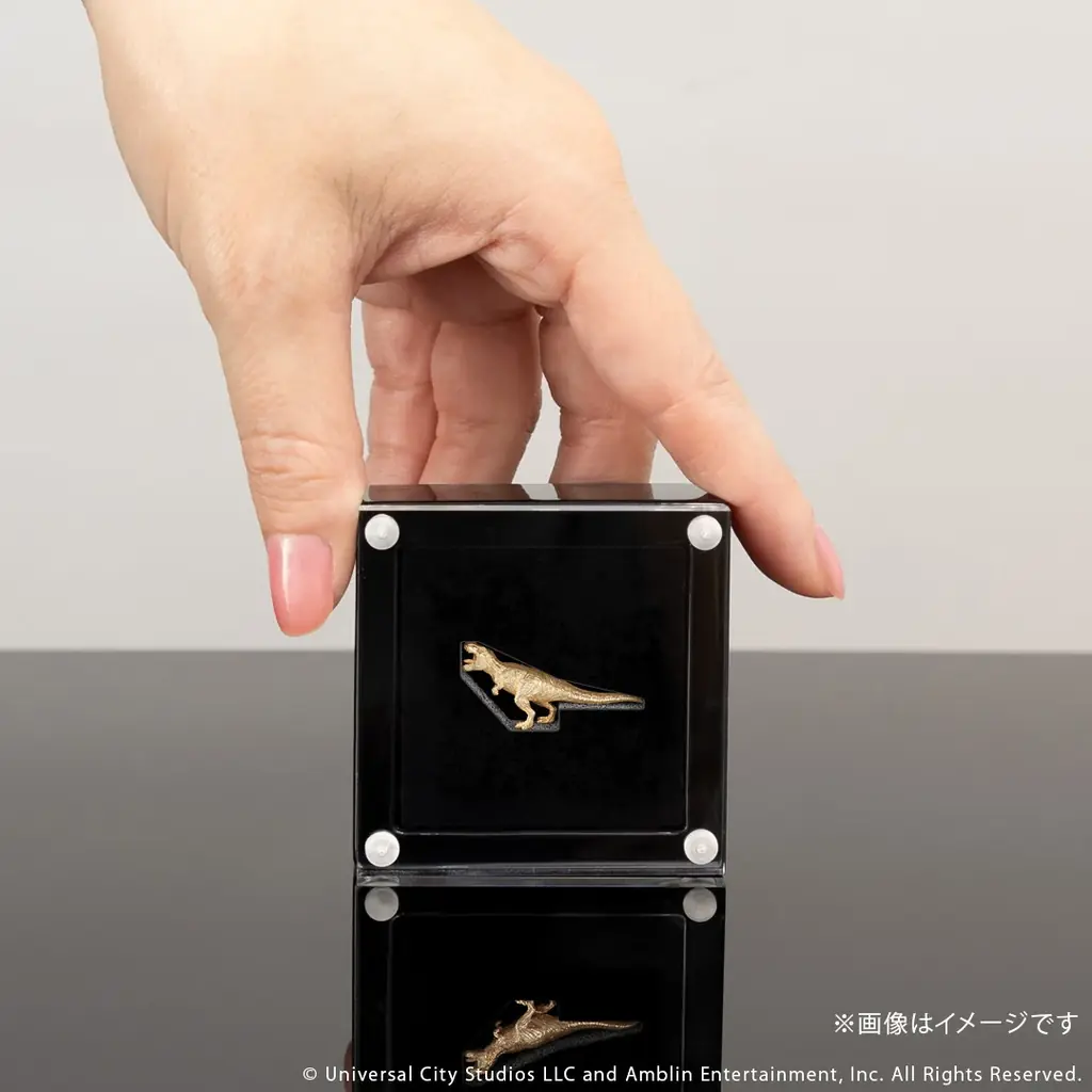 恐竜の王者「T.REX」が18金ミニフィギュアで登場。『ジュラシック・ワールド』の象徴を世界限定50点 画像 10