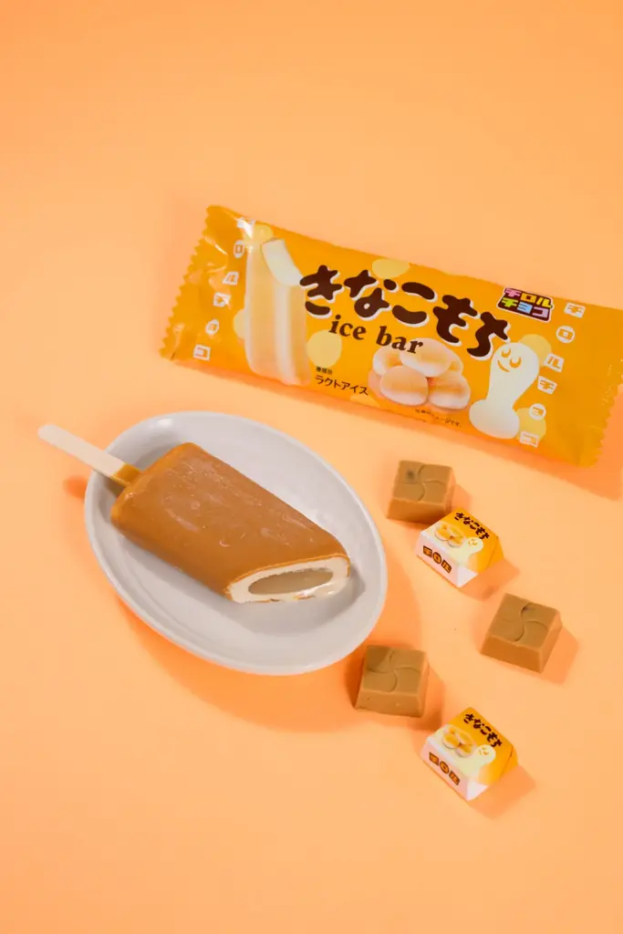 あのロングセラーの味わいを贅沢な和風ひんやりアイスに！「チロルチョコきなこもち」の香ばしさともちもち食感を組み合わせた「チロルチョコきなこもちアイスバー」10月13日（火）発売 画像 1