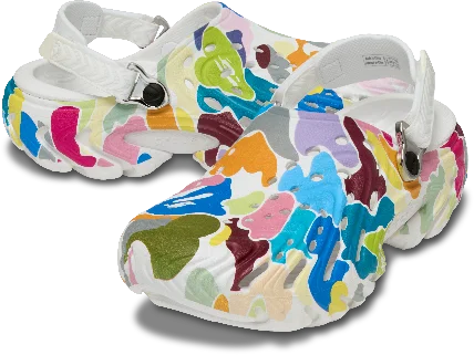 大胆なMULTI CAMOをまとったA BATHING APE® x Crocs™の最新コラボレーションが登場 画像 3