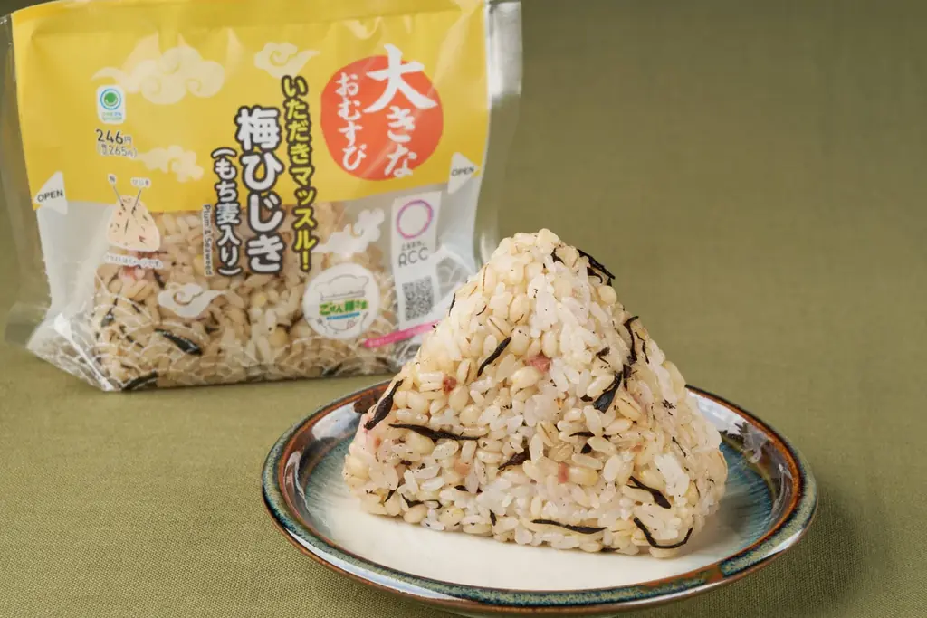 【中国地方限定】RCCラジオ「ごぜん様さま」コラボ第4弾「いただきマッスル！南蛮・麻婆よくばりミックス弁当」など4品を10/13（火）から発売！限定グッズ抽選や地域限定ステッカー配布キャンペーンも！ 画像 3