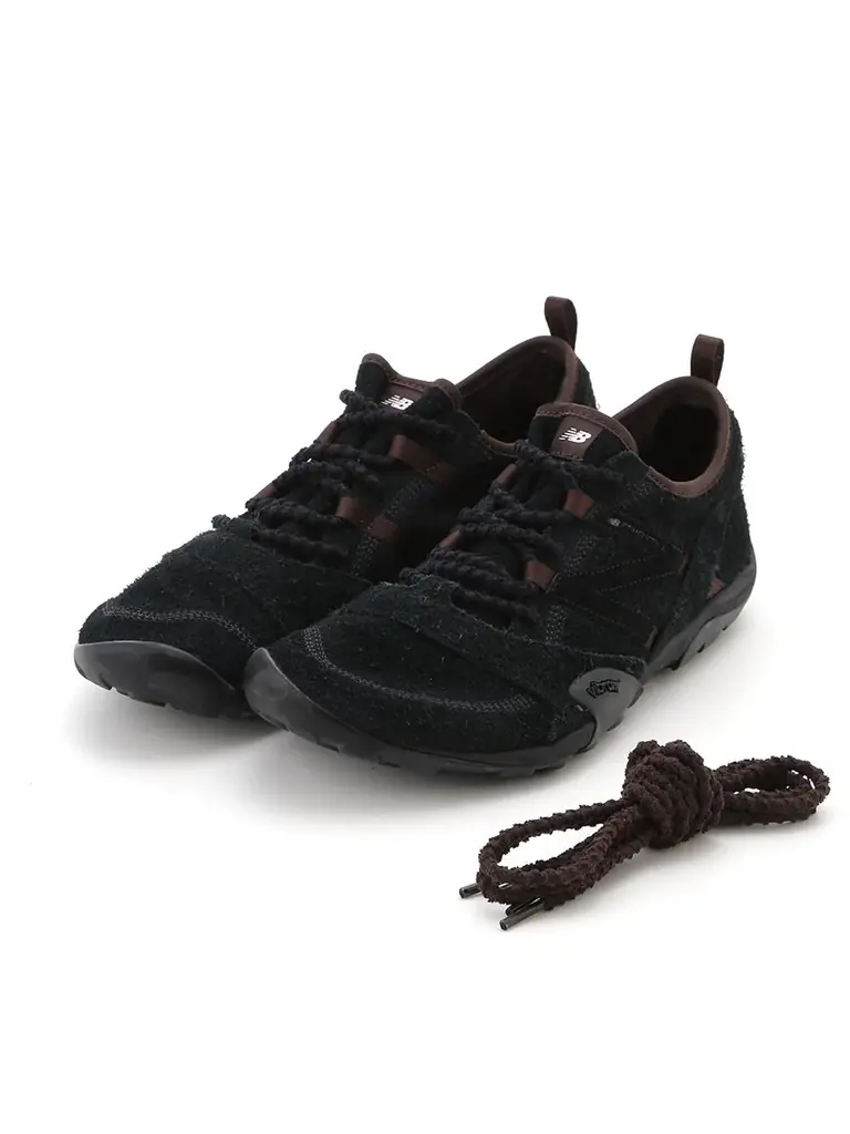 【New Balance for emmi】ミニマルなフォルムと優れた軽量性が特徴の「MT10」emmi別注モデルが発売！秋の装いを意識したスウェード素材を採用＜10月15日(木)＞ 画像 2