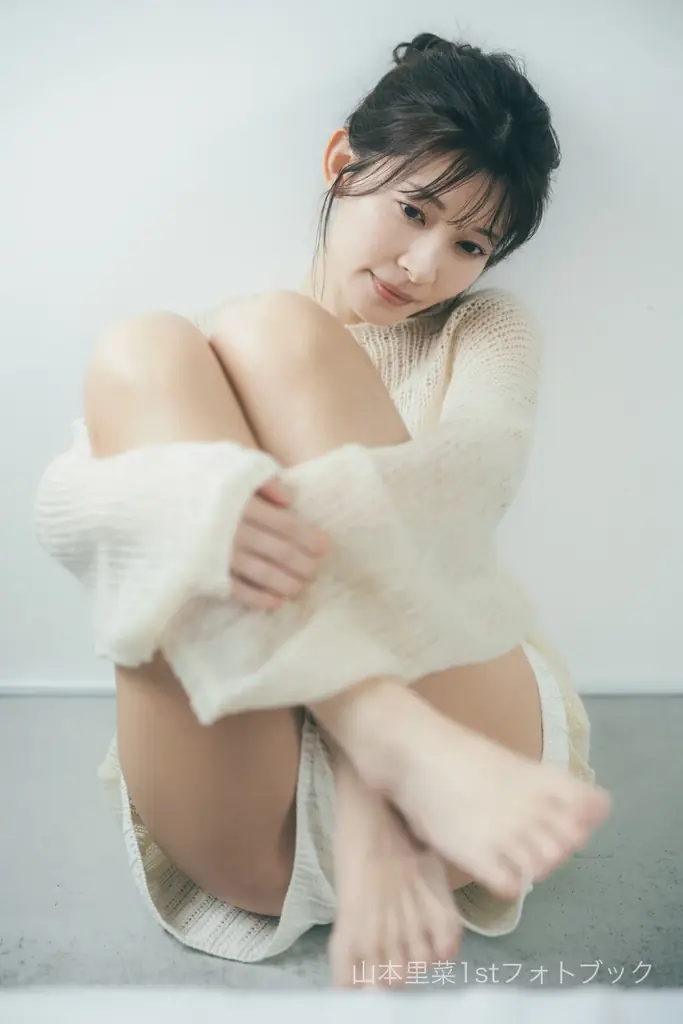 【収録カット新規公開】山本里菜1stフォトブック『りな、です』表紙解禁&発売記念イベント開催！ 画像 4