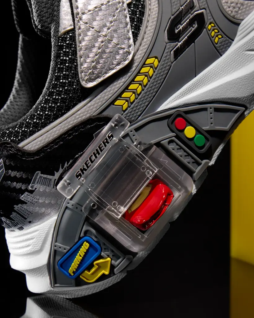 靴の中にミニカーが入る!?スケッチャーズから遊び心あふれる新感覚スニーカー「Skechers Garage(スケッチャーズ ガレージ)」が新登場！ 画像 2