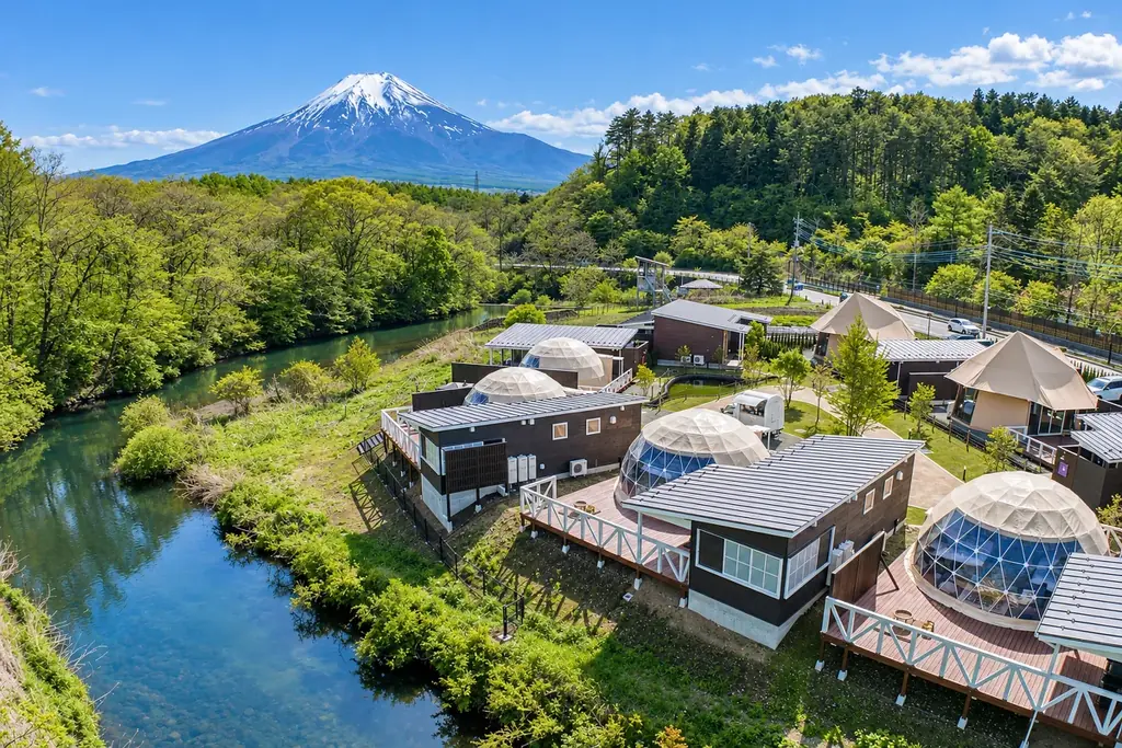 富士山麓・忍野の1日1組限定ヴィラに専用薪サウナが誕生。プールサイドでの外気浴から客室の天然温泉へ、究極のトトノイ導線を独占 画像 11