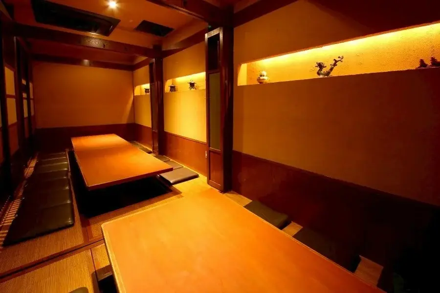 【大阪・本町】海鮮居酒屋でクリスマスケーキも作ります！パティシエが手がける国産苺の5号ホール、早割4,000円 画像 4