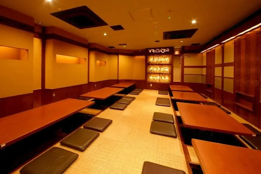 【大阪・本町】海鮮居酒屋でクリスマスケーキも作ります！パティシエが手がける国産苺の5号ホール、早割4,000円 画像 5