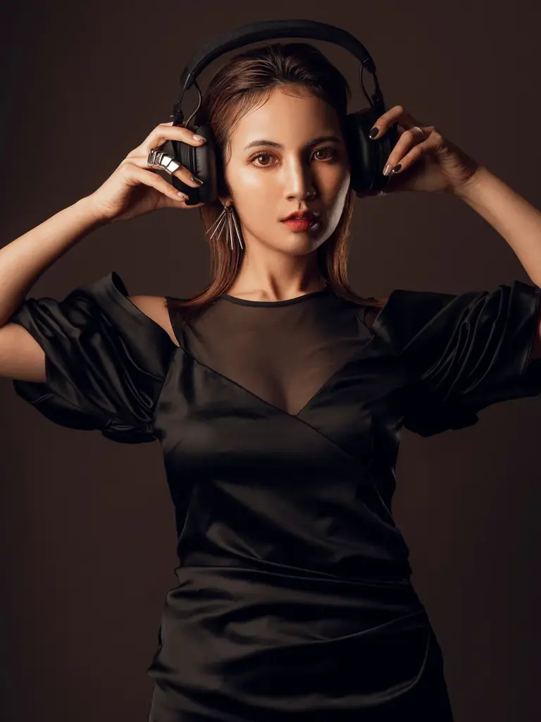 アメリカンレストラン「ハードロックカフェ」東京店限定 DJ Cellyコラボレーショングッズ第2弾を販売、発売を記念したチャリティDJイベントを開催 画像 1
