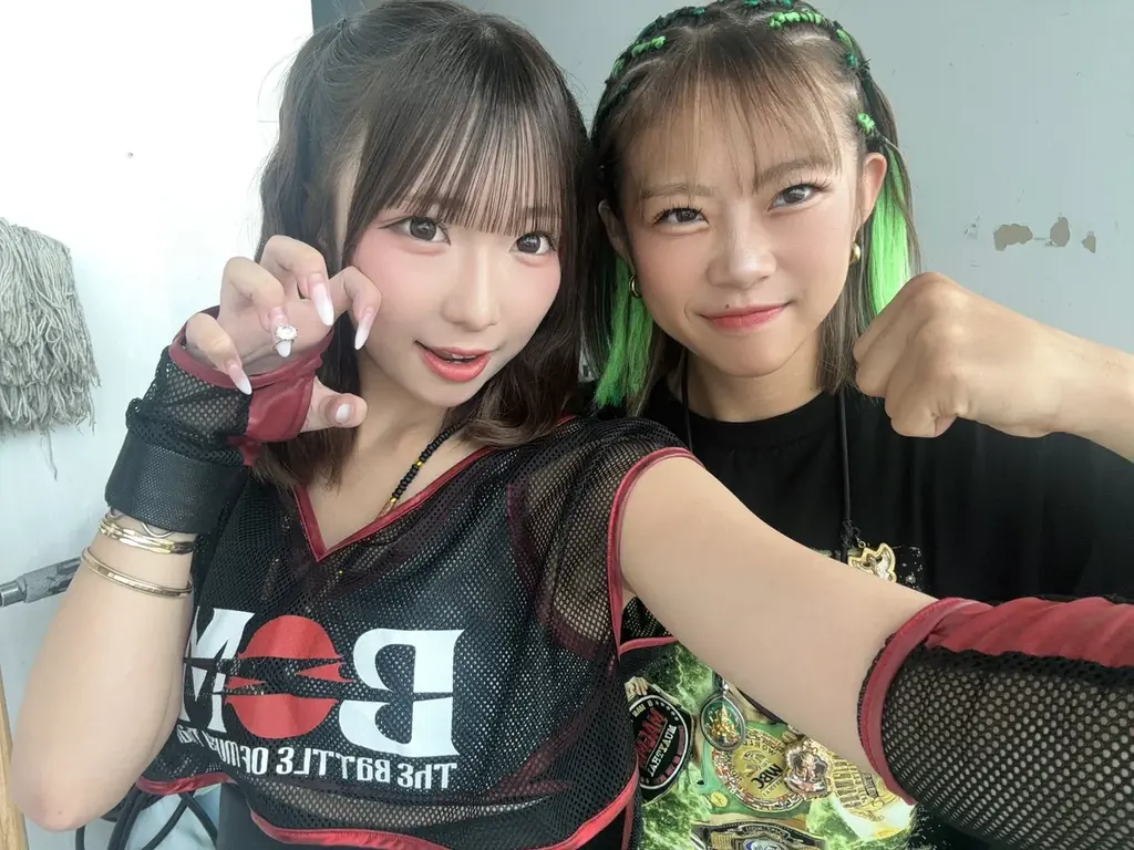 「姉はムエタイ世界女王」新生アイドル・Charaが『ヤングマガジン』で初グラビア！姉・藤原乃愛も「昔から人を惹きつける才能がある」と太鼓判 画像 5