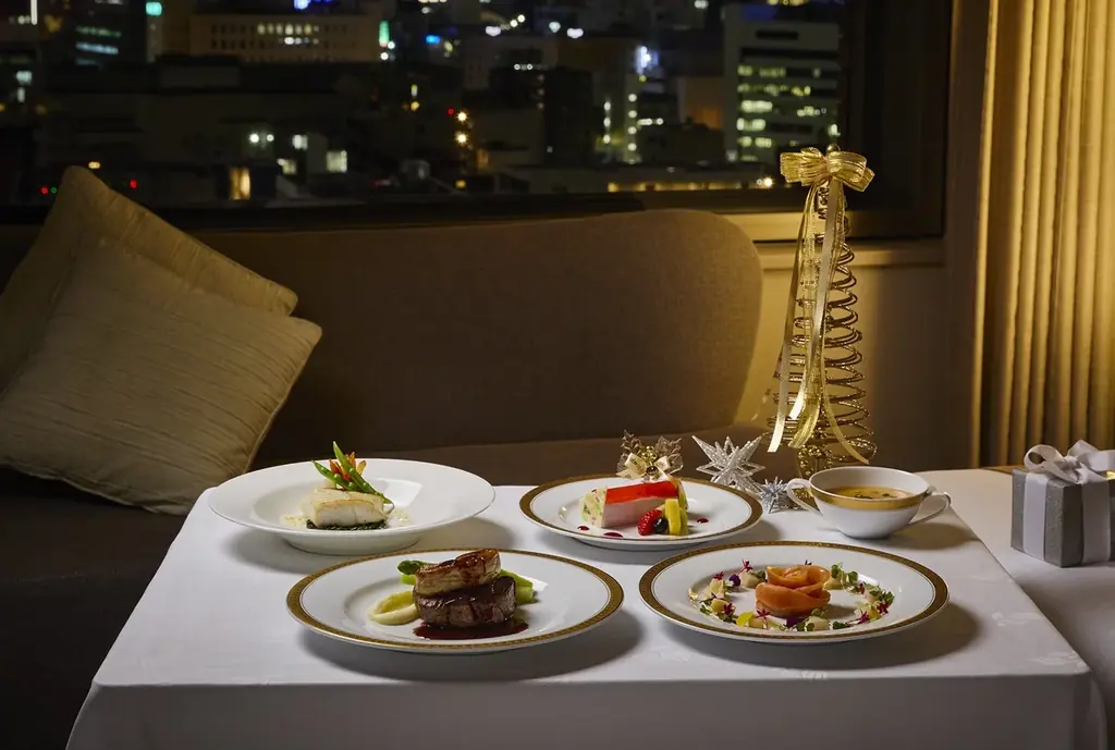 【ロイヤルパークホテル】聖夜を華やかに演出するスイーツアソート とロゼシャンパン付クリスマス宿泊プランなどが登場！ 画像 2