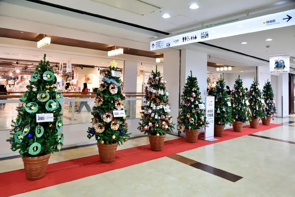 「サッポロ クリスマスファクトリー ジャンボクリスマスツリー点灯式2026」開催！高さ約15mの巨大ツリーが、幻想的な光に包まれる特別な夜 画像 6