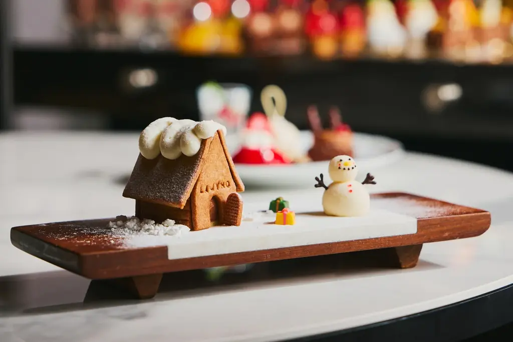 デザートワゴンで贈る優雅なクリスマススイーツビュッフェ「The Royal Lounge ～Sweets Christmas～」を開催 画像 2