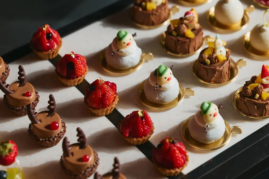 デザートワゴンで贈る優雅なクリスマススイーツビュッフェ「The Royal Lounge ～Sweets Christmas～」を開催 画像 8