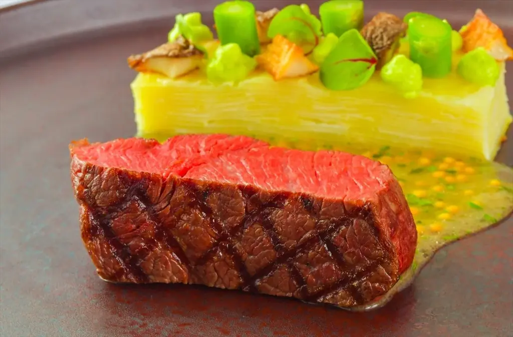 ピアノ・ヴァイオリンなどの生演奏で彩る「クリスマスディナー2026」名古屋駅すぐのクルヴェットダイニングにて予約受付スタート【ブラス】 画像 6