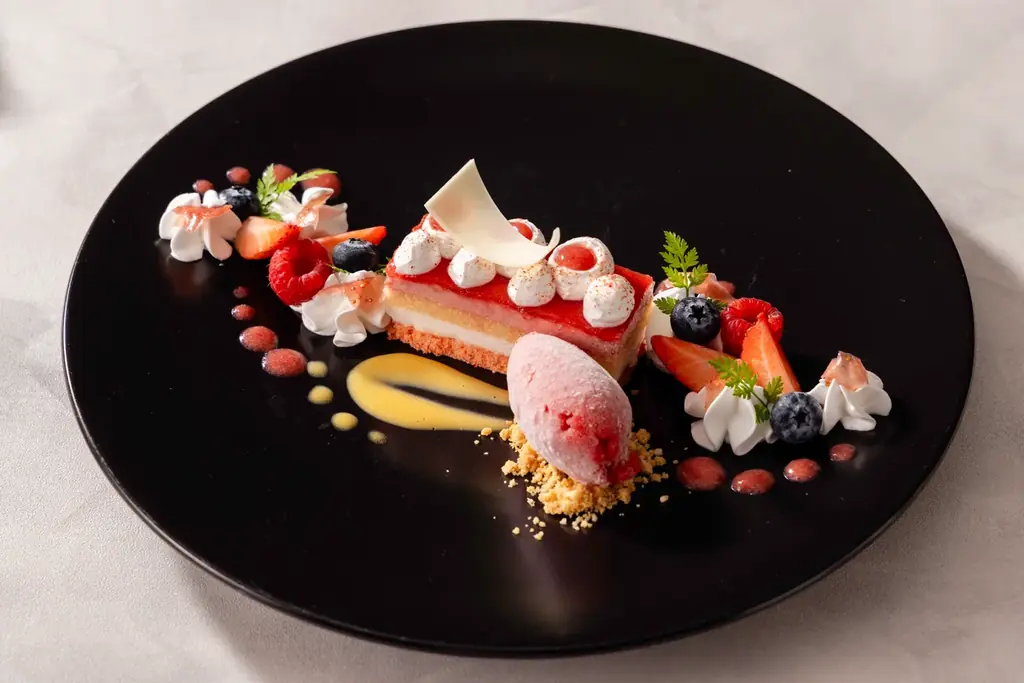 【横浜桜木町ワシントンホテルDINING＆BAR「BAYSIDE」】光の街・横浜みなとみらいで叶える贅沢なひととき特別な夜を彩る「クリスマスディナーコース」を3日間限定にて提供 画像 5