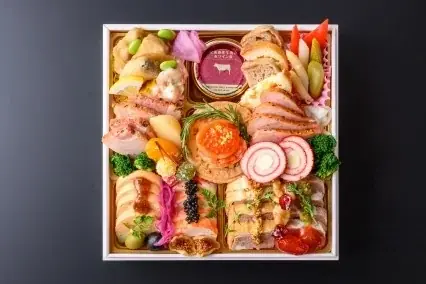 三重の食文化を新年の食卓へ　伊勢海老・松阪牛など県産食材を使用した「彩（いろどり）おせち」予約受付開始 画像 4