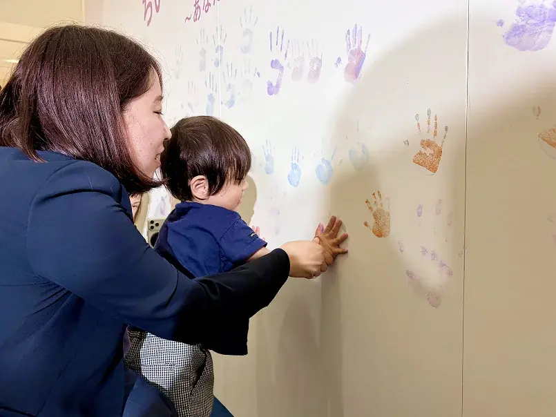 早産児家族を「支援したい」子育て世帯は約70％、一方「悩みをよく知っている」はわずか約3％ピジョン×トモニテ、世界早産児デー啓発イベント「ちいさな手と、手をつなぐ日。」を開催 画像 5