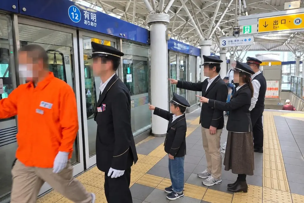 【東京ベイ有明ワシントンホテル】引退車両の運転台を設置した”泊まれるミニ博物館”「ゆりかもめミニ博物館ルーム」好評につき2027年1月31日（日）まで販売延長　～抽選で「ゆりかもめ駅員体験」へご招待～ 画像 4