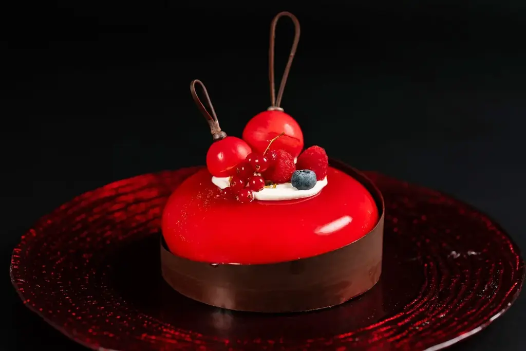 名古屋の聖夜を彩る。雪降る冬の森を表現したクリスマスケーキ5種や名古屋コーチン完熟鶏を使用したローストチキンなど、愛知の食材を使用した2026年のクリスマスメニューの予約受付を開始！ 画像 10