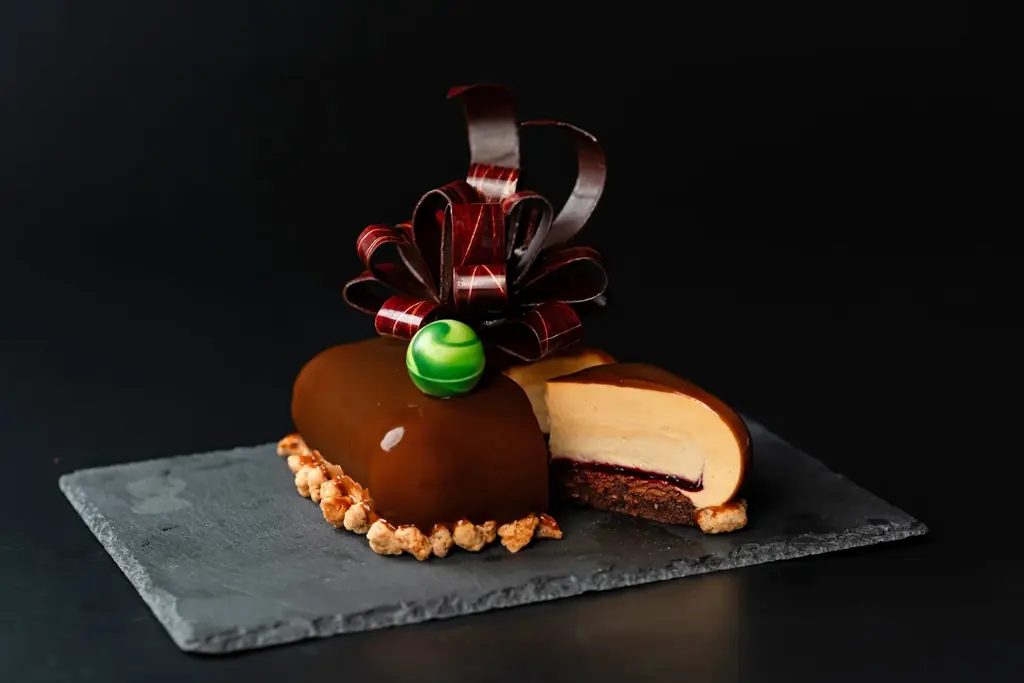 名古屋の聖夜を彩る。雪降る冬の森を表現したクリスマスケーキ5種や名古屋コーチン完熟鶏を使用したローストチキンなど、愛知の食材を使用した2026年のクリスマスメニューの予約受付を開始！ 画像 9