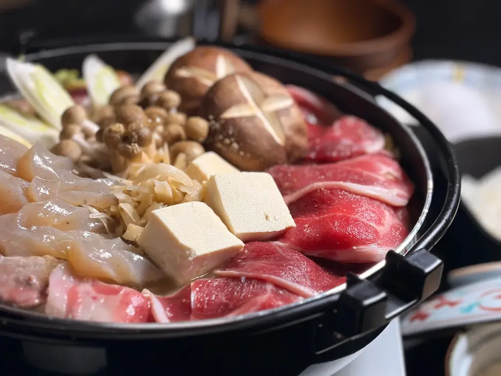 【関西・兵庫・宍粟】本日予約受付開始！冬の森で「とろろ牡丹鍋」を囲む夜。天然温泉・焚火・飲み放題も楽しめる冬限定グランピングプランが登場＜ウッドデザインパーク与位＞ 画像 5