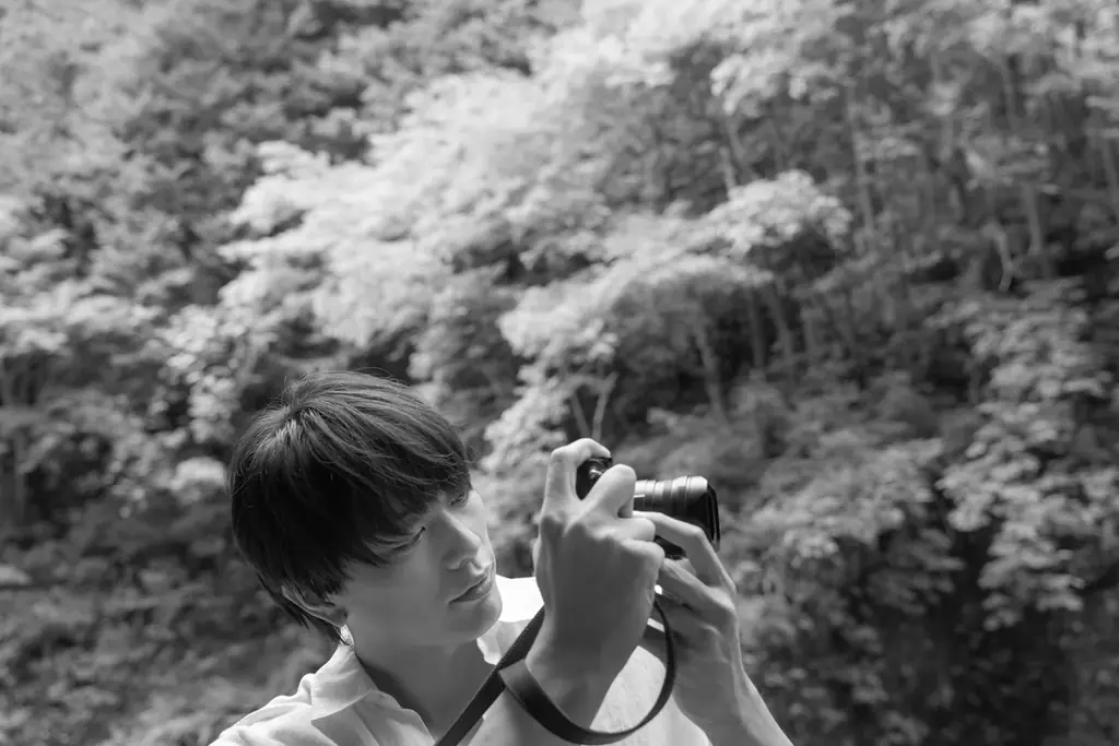 映画『ブルーロック』、「仮面ライダーマイス」出演・東啓介が6年ぶりに写真集を発売！ 30代の魅力あふれる1冊に 画像 4