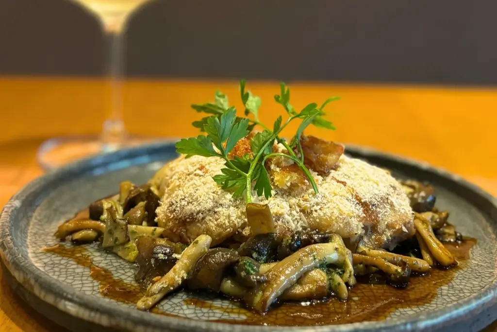 【たまプラーザ】アンティーク空間で味わう秋の味覚。「CLASSICAL PASTA」が、ポルチーニや栗、黒トリュフを贅沢に使った「秋限定メニュー」＆月替わりの「限定夜パフェ」を提供開始！ 画像 2