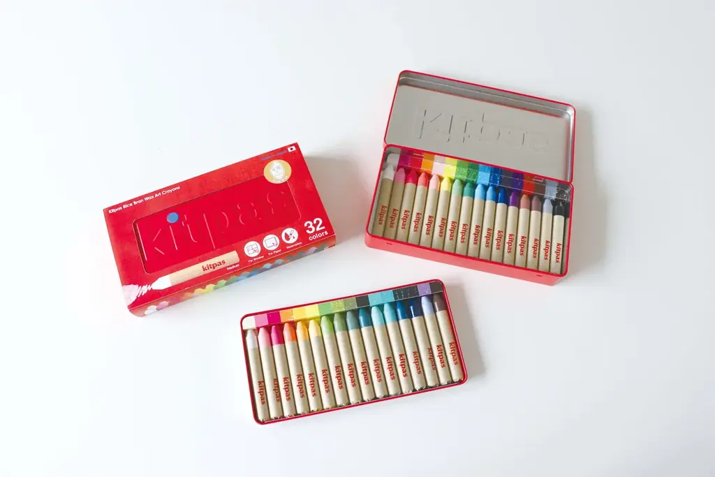 キットパスが全32色に拡大、11月11日に赤缶セット発売