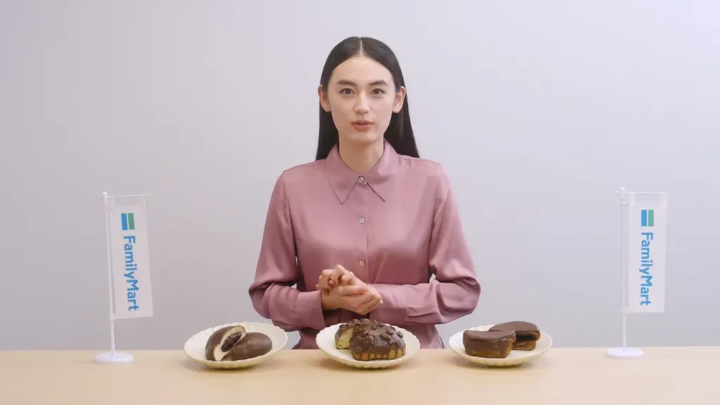 八木莉可子さんが1人3役で魅せる！パンがチョコに「乗っ取られちゃった！？」「おっとり・元気・クール」の3キャラで3つの食感チョコパンに悶絶！新TVCM「本気のチョコがけパン」篇 10月20日（火）開始 画像 10