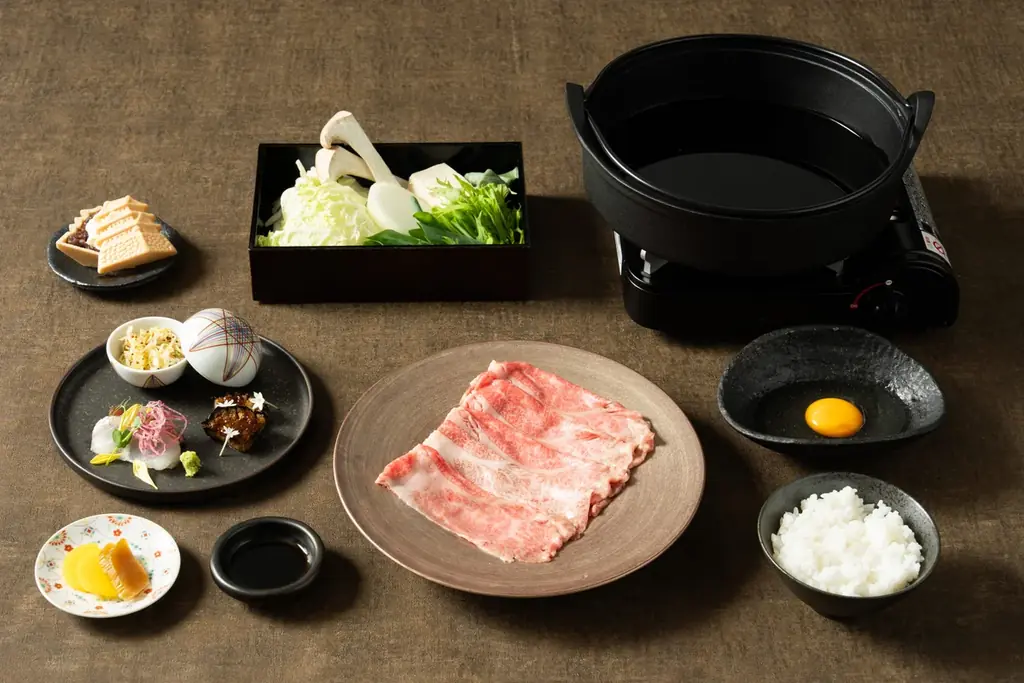 大阪城を望むレストランが11月2日リニューアル、和牛すき焼き・しゃぶしゃぶを提供
