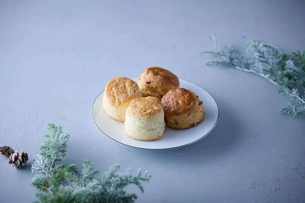【ウェスティンホテル東京】クリスマスの装いをまとった華やかなスイーツやセイボリーを堪能する「クリスマス ウィークデイ アフタヌーンティー」＆「クリスマス アフタヌーンティー」 画像 11