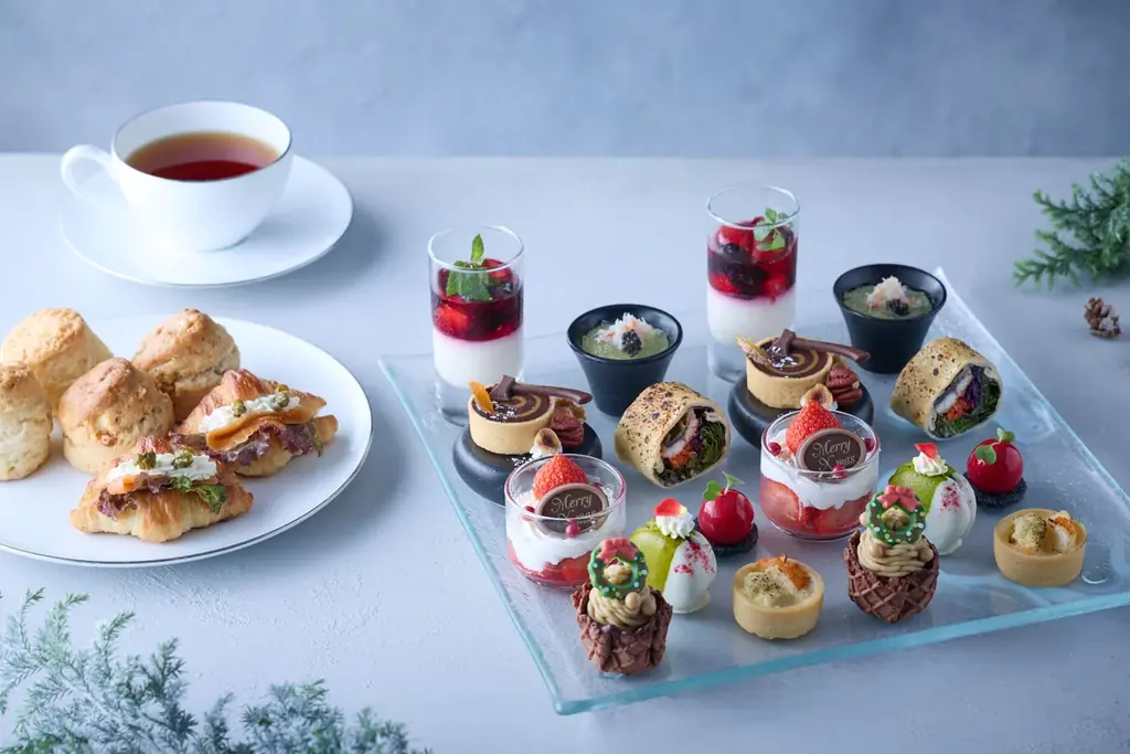 【ウェスティンホテル東京】クリスマスの装いをまとった華やかなスイーツやセイボリーを堪能する「クリスマス ウィークデイ アフタヌーンティー」＆「クリスマス アフタヌーンティー」 画像 13