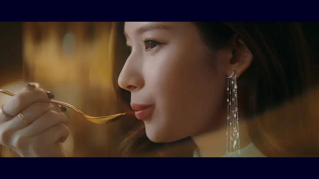 TWICEのSANAさんが魅せる、しっとりとした“大人の夜の贅沢”　ハーゲンダッツ Classy Night（クラッシーナイト）シリーズ　新WEB CM「しあわせな余韻」篇　10月20日（火）より公開 画像 3