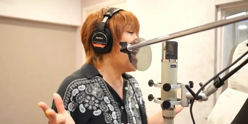【映画『ハナのサンタ』主題歌誕生】声優・歌手・俳優・松本梨香が自身初のクリスマスソング『サンタは君のそばに』を熱唱！児童養護施設の子どもたちと川畑秀雄監督の深い絆から生まれた希望の歌 画像 1