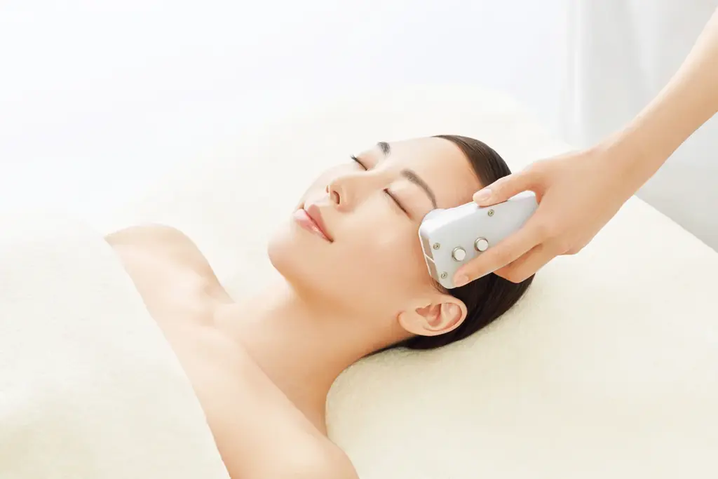 乾燥する秋冬、40代～60代の2人に1人が気になる「毛穴※1」に要注意！毛穴から肌全体の印象まで変えていくエイジングケア※2 サロン「アプレイジ」大阪初出店！「阪神梅田本店」10月21日（水）オープン 画像 7