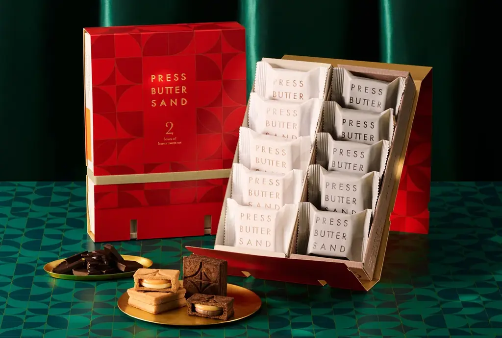 【ホリデーシーズンに煌めく限定セット】PRESS BUTTER SANDから、冬の贈りものセットが登場｜ホリデーを華やかに彩る限定スリーブ 画像 5