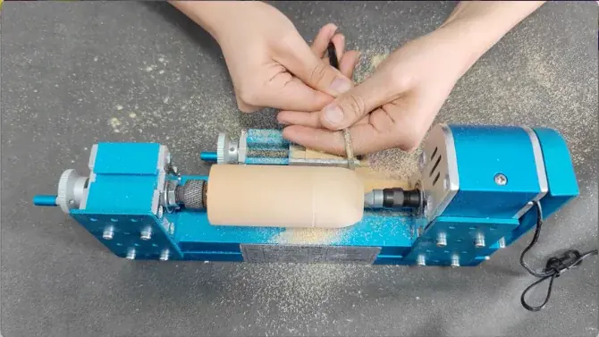 自宅の机が、本格「工房」になる。8つの工作機械が1台に——複合機「卓上工房」、10月21日よりMakuakeで先行予約販売を開始 画像 2