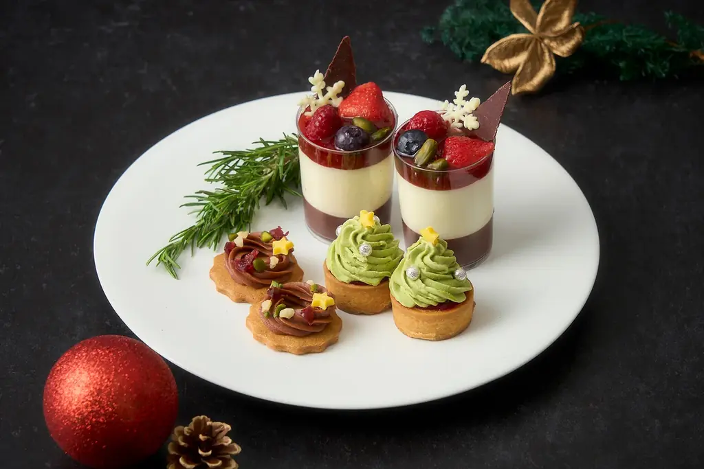 9層仕立てのオペラから、チョコレートが彩るセイボリー、チョコレートテイスティングまで。心ときめくチョコレート尽くしのクリスマス。Minimalのクリスマスアフタヌーンティー、12月よりスタート 画像 3